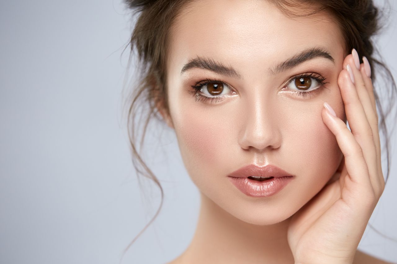 Jakie kosmetyki mogą skutecznie poprawić wygląd naszej skóry?