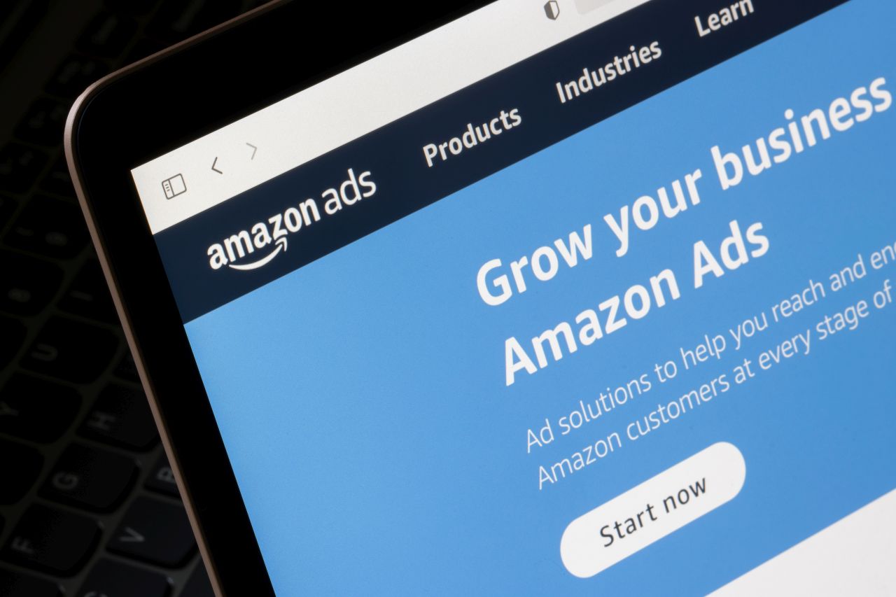 Jak reklamy Amazon ads i marketing afiliacyjny zmieniają reklamę?